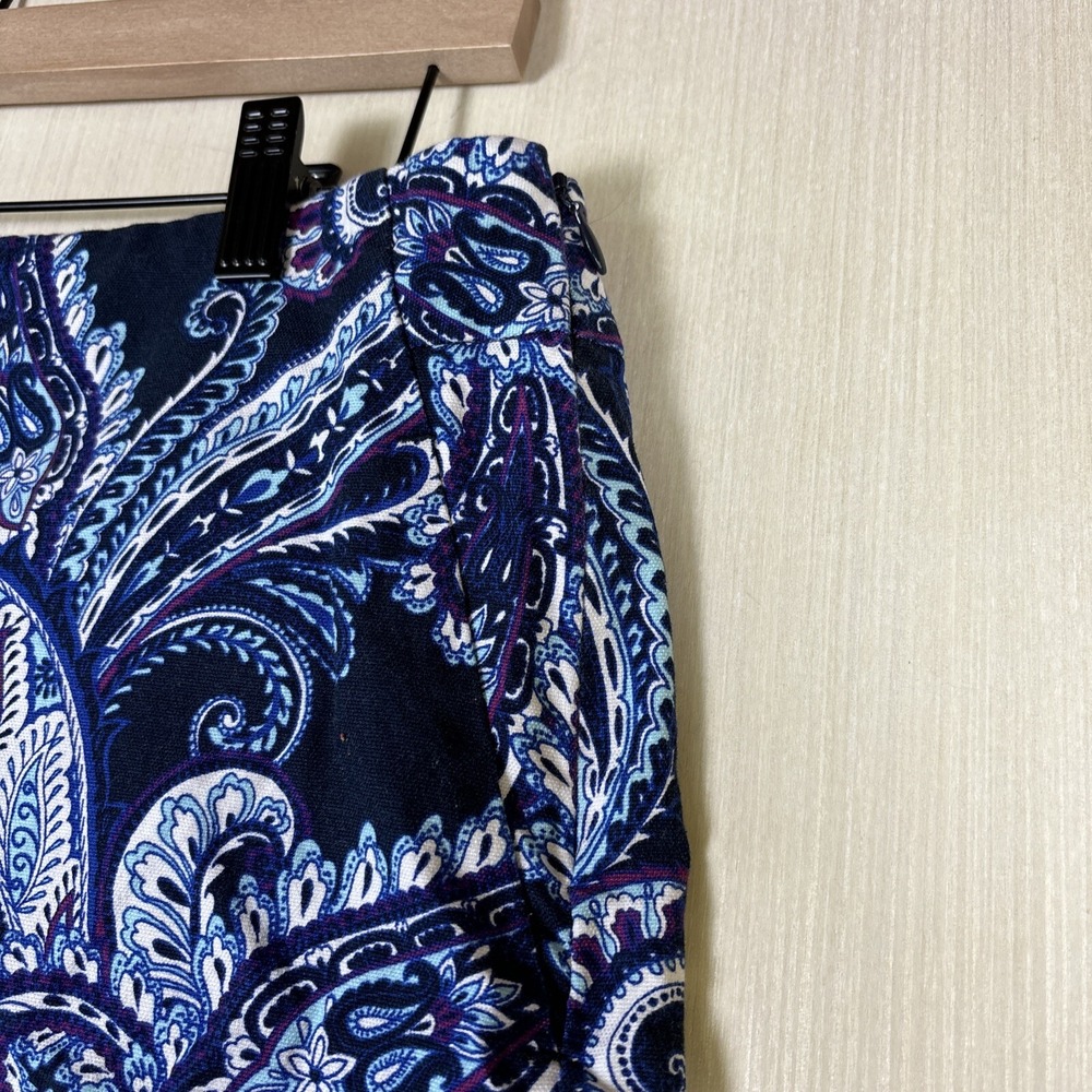Banana‎ Republic Women's Shorts Sz 4 Blue Purple Paisley Flat Front 3" Inseam - Picture 3 of 8